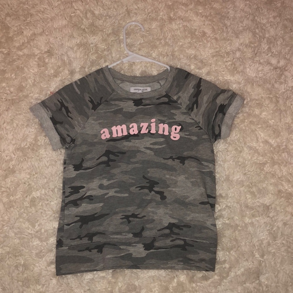 YL or YM great quality, camo shirt says amazing